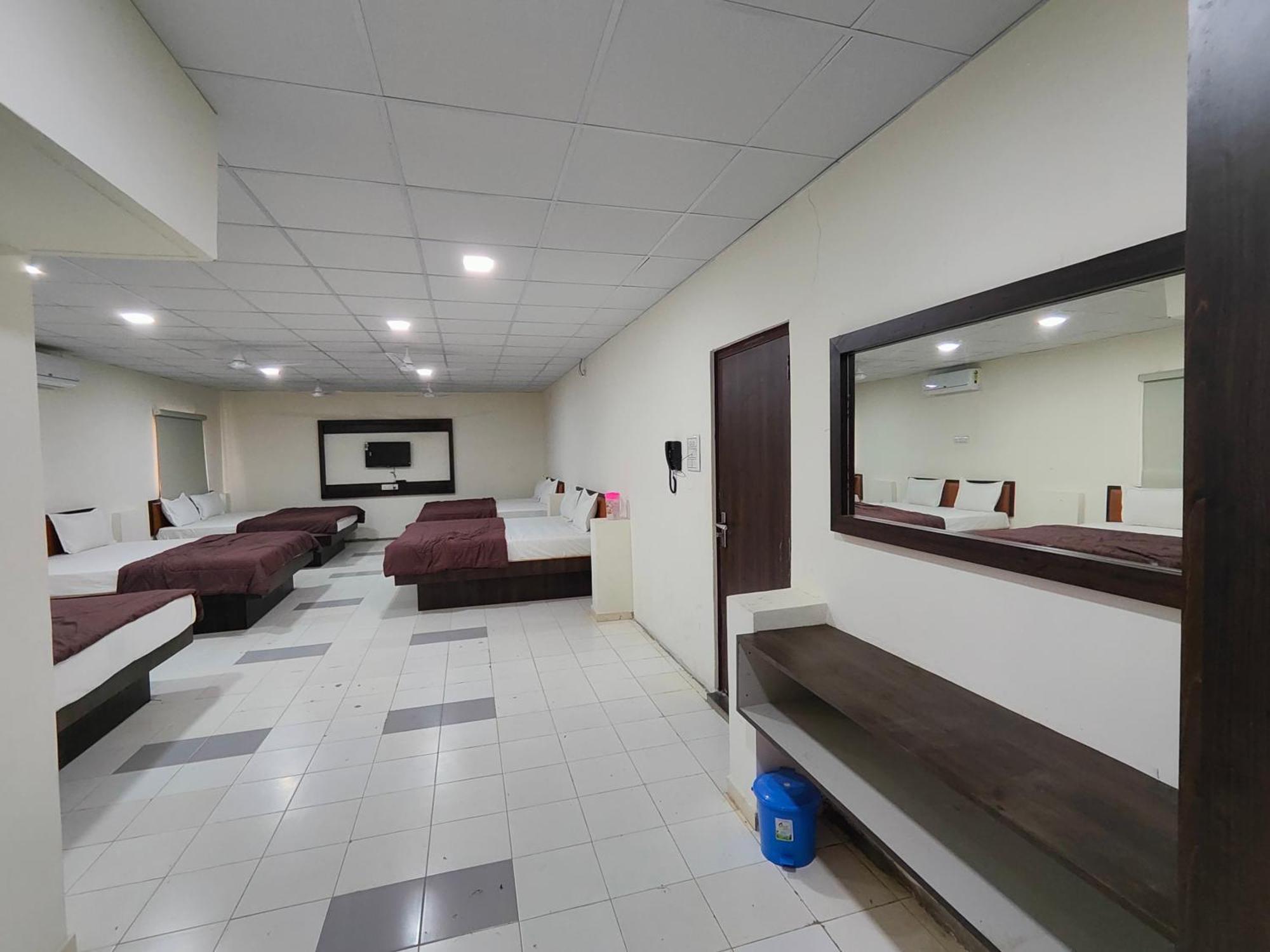 Hotel Heritage Palace Bhuj Ngoại thất bức ảnh