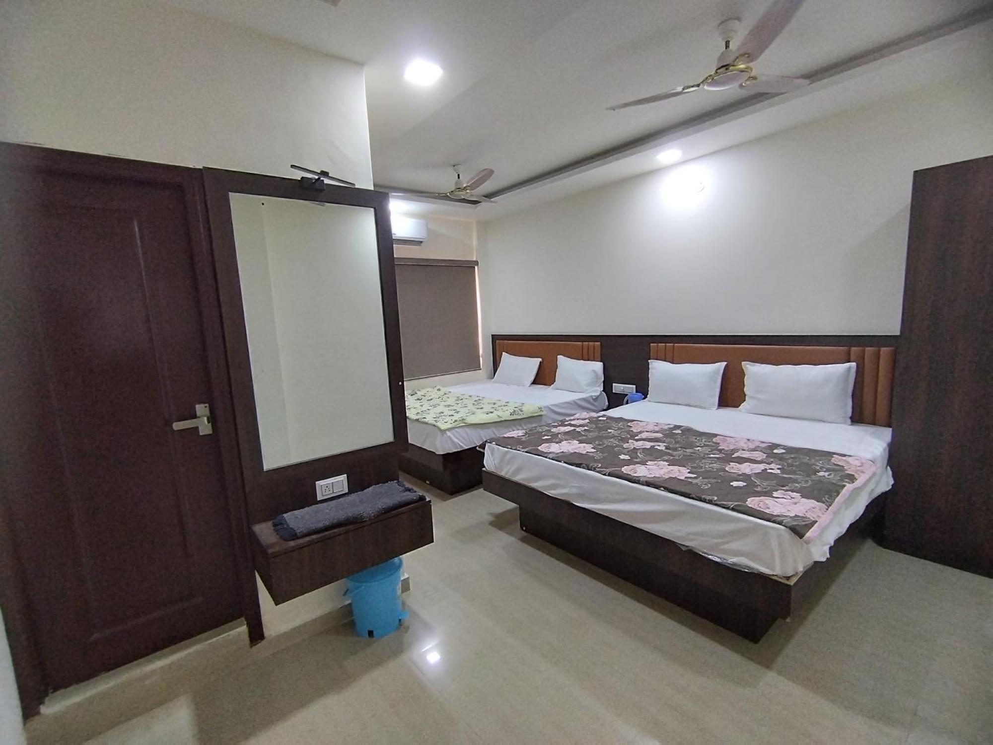 Hotel Heritage Palace Bhuj Ngoại thất bức ảnh